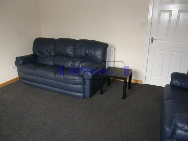 crombie ave 100 02 768x576