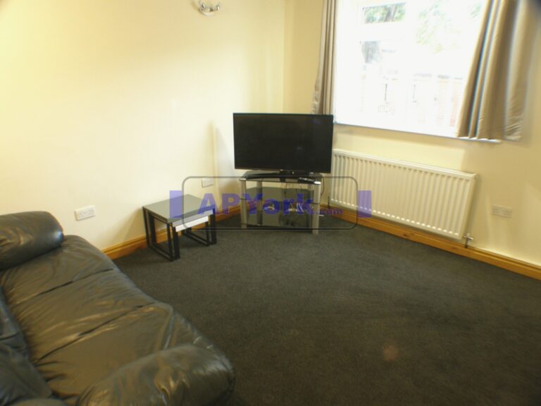 crombie ave 111 03 768x576