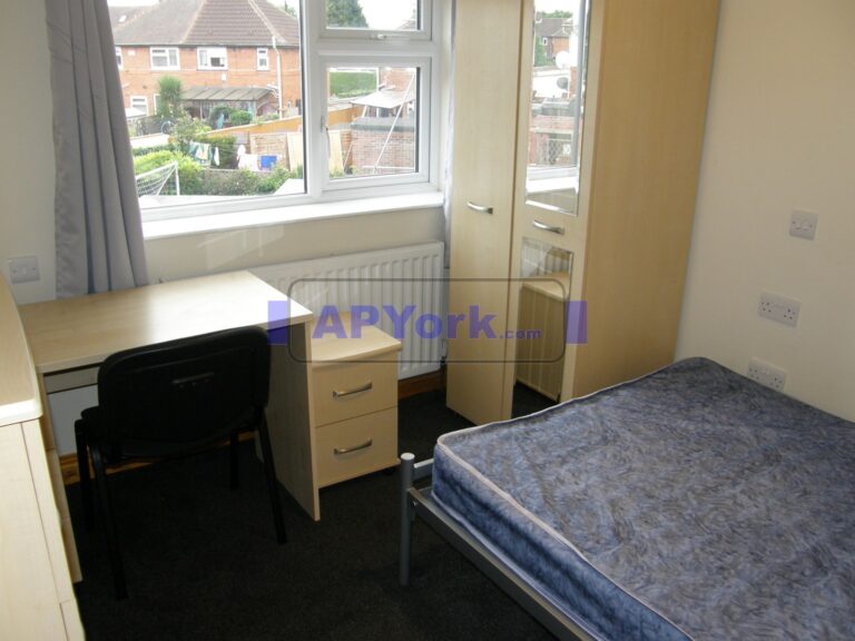 crombie ave 111 08 bed 1 768x576