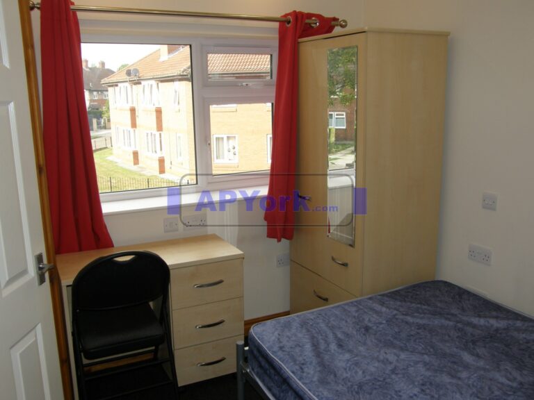 crombie ave 112 09 bed 1 768x576