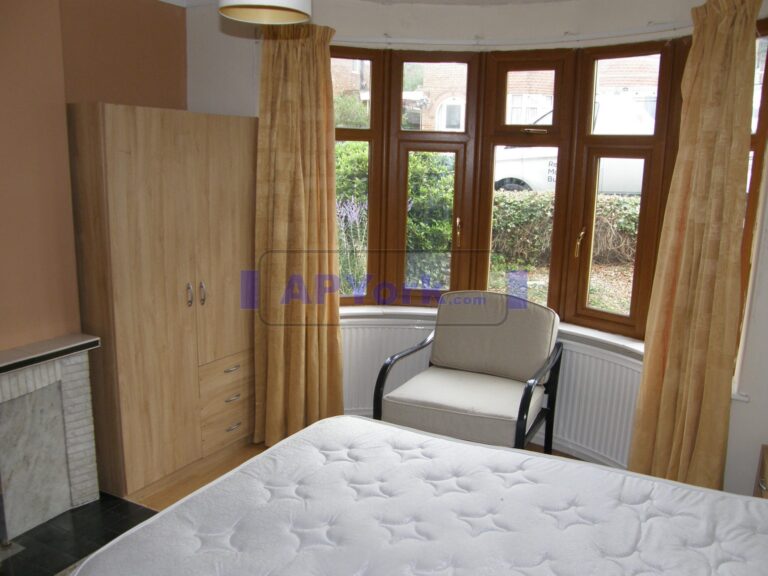 newland park dr 628 05 bed 1 1 768x576