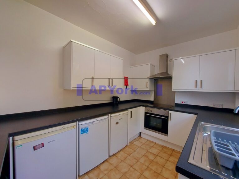 hull rd 494 07 768x576