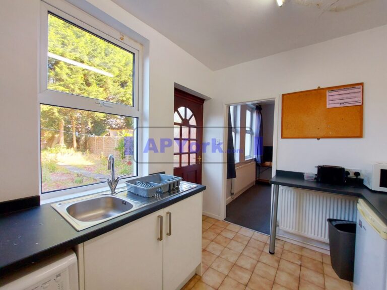 hull rd 494 09 768x576