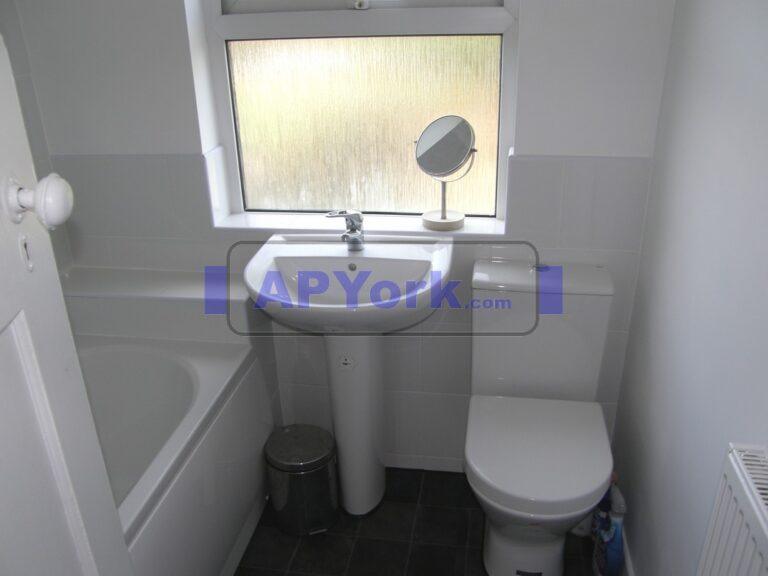 hull rd 494 25 768x576